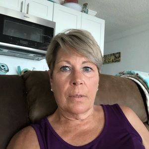 Meet your Posher, Deborah